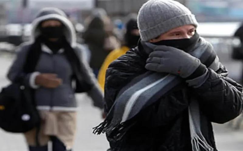 انخفاض درجات الحرارة يستمر.. الأرصاد تحث المواطنين على الملابس الثقيلة في 2025